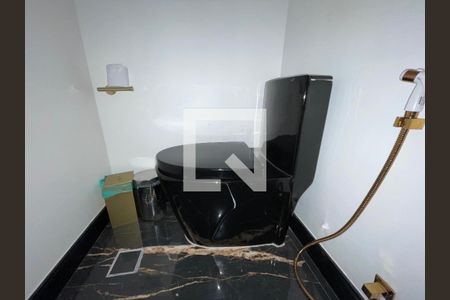 Apartamento para alugar com 130m², 2 quartos e 2 vagas Apartamento para alugar com 130m², 2 quartos e 2 vagasBanheiro da Suíte