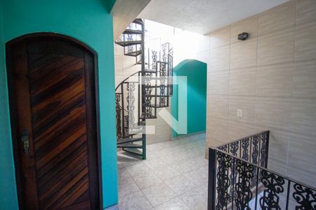 Casa à venda com 369m², 5 quartos e 3 vagasCorredor