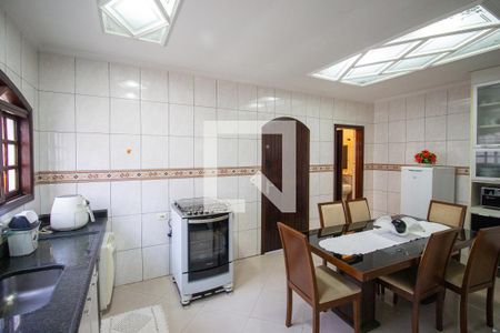 Casa à venda com 369m², 5 quartos e 3 vagasCozinha