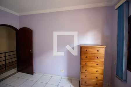 Casa à venda com 369m², 5 quartos e 3 vagasQuarto 2