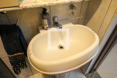 Casa à venda com 369m², 5 quartos e 3 vagasBanheiro 1