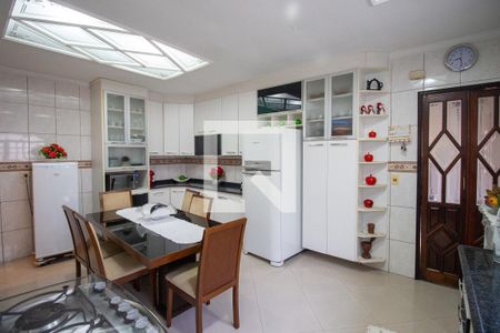 Casa à venda com 369m², 5 quartos e 3 vagasCozinha