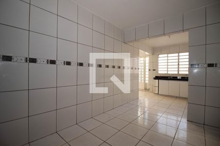 Sala 2 de casa para alugar com 5 quartos, 400m² em Qno 16, Brasília