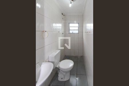 Banheiro de casa para alugar com 1 quarto, 68m² em Jardim Iva, São Paulo