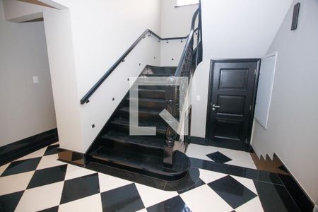 Escada de casa à venda com 4 quartos, 420m² em Morumbi, São Paulo