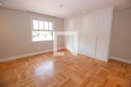 Casa à venda com 420m², 4 quartos e 4 vagasSuíte 2