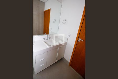 Casa à venda com 450m², 4 quartos e 4 vagasBanheiro da Suíte 4