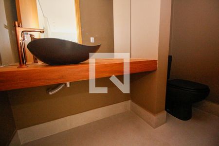 Casa à venda com 450m², 4 quartos e 4 vagasLavabo 2