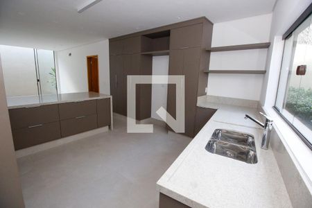 Casa à venda com 450m², 4 quartos e 4 vagasCozinha