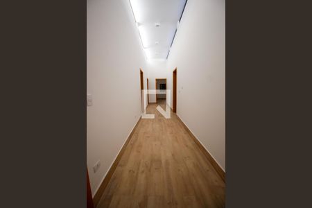 Casa à venda com 450m², 4 quartos e 4 vagasCorredor