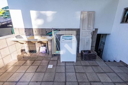 Casa à venda com 348m², 4 quartos e 10 vagasArea de serviço