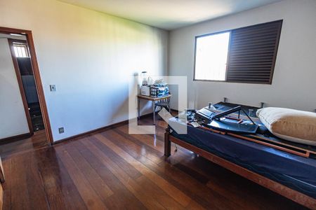 Casa à venda com 348m², 4 quartos e 10 vagasQuarto 3