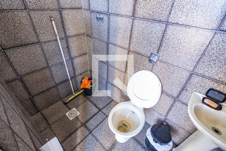 Casa à venda com 348m², 4 quartos e 10 vagasBanheiro de serviço