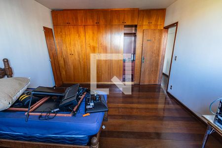 Casa à venda com 348m², 4 quartos e 10 vagasQuarto 3