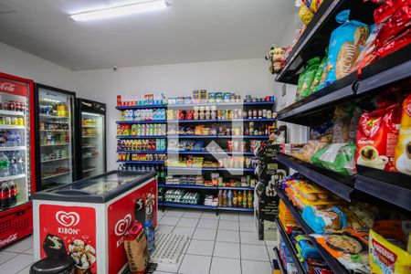 Apartamento à venda com 96m², 2 quartos e 2 vagasMini mercado