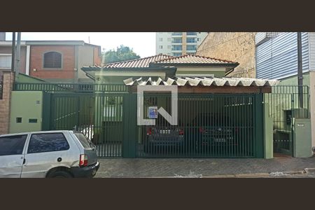 Casa à venda com 570m², 2 quartos e 3 vagasFachada