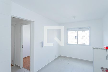 Sala, cozinha e área de serviço de apartamento para alugar com 2 quartos, 32m² em Piqueri, São Paulo