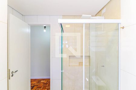 Casa à venda com 185m², 3 quartos e 2 vagas Casa à venda com 185m², 3 quartos e 2 vagasBanheiro