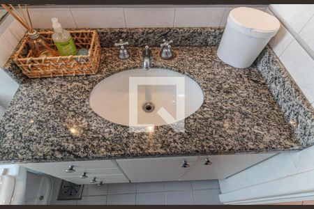 Apartamento à venda com 100m², 3 quartos e 1 vagaSuíte - Banheiro