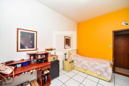 Quarto 1 de casa à venda com 3 quartos, 390m² em Vila Ipiranga, Porto Alegre