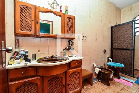 Casa à venda com 390m², 3 quartos e 4 vagasBanheiro da Suíte