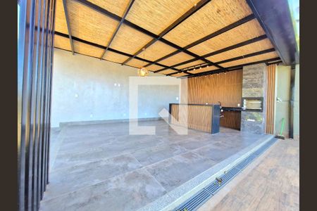 Casa à venda com 230m², 4 quartos e 4 vagas Casa à venda com 230m², 4 quartos e 4 vagasÁrea comum - Churrasqueira