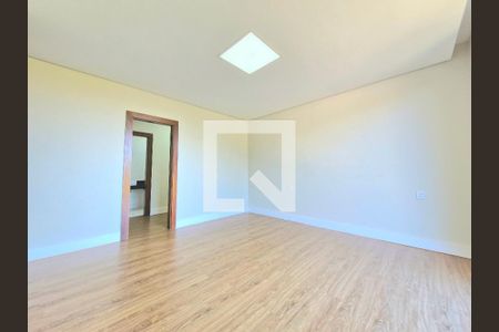 Casa à venda com 230m², 4 quartos e 4 vagas Casa à venda com 230m², 4 quartos e 4 vagasSuíte