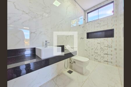 Casa à venda com 230m², 4 quartos e 4 vagas Casa à venda com 230m², 4 quartos e 4 vagasBanheiro suíte