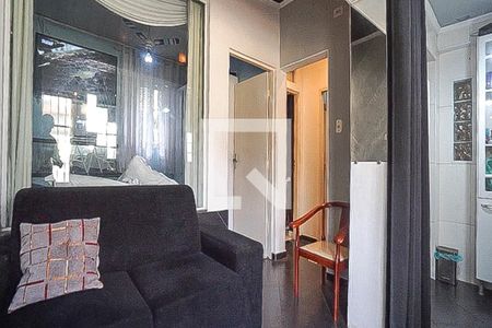 Sala de casa de condomínio à venda com 2 quartos, 250m² em Vila Esperança, São Paulo