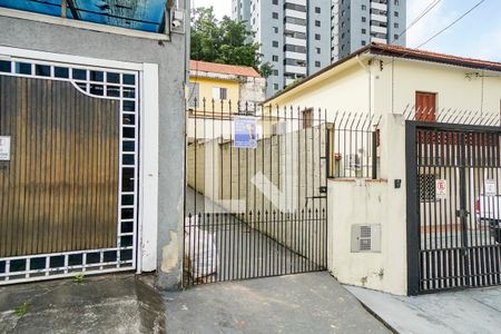 Casa de condomínio à venda com 250m², 2 quartos e sem vaga Casa de condomínio à venda com 250m², 2 quartos e sem vagaFachada