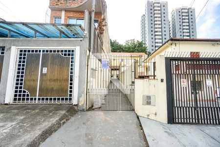 Casa de condomínio à venda com 250m², 2 quartos e sem vaga Casa de condomínio à venda com 250m², 2 quartos e sem vagaFachada