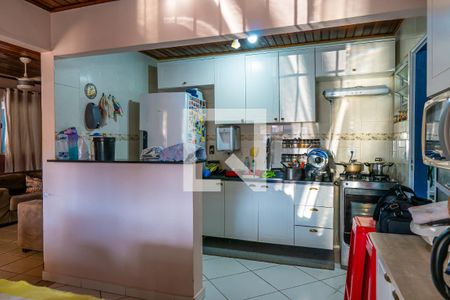 Casa à venda com 200m², 2 quartos e 2 vagasCozinha