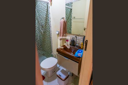 Casa à venda com 200m², 2 quartos e 2 vagasBanheiro