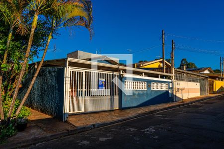 Casa à venda com 200m², 2 quartos e 2 vagasFachada