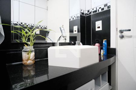 Casa à venda com 170m², 4 quartos e 2 vagasBanheiro 1