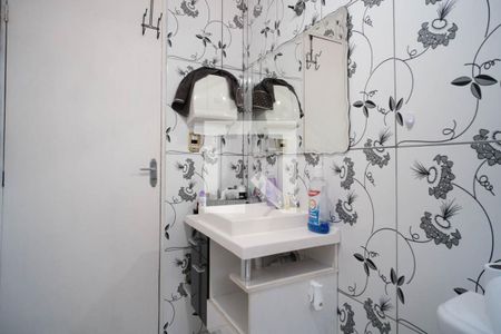 Casa à venda com 170m², 4 quartos e 2 vagasBanheiro 2