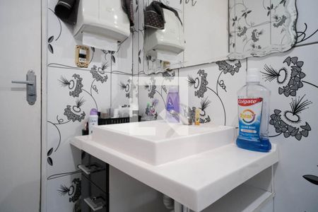 Casa à venda com 170m², 4 quartos e 2 vagasBanheiro 2