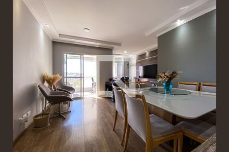 Apartamento à venda com 72m², 2 quartos e 2 vagasSala