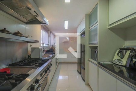 Apartamento à venda com 417m², 4 quartos e 6 vagas