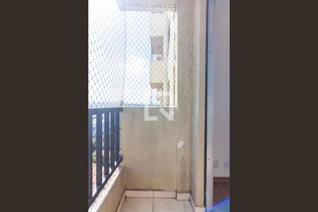 Sacada de apartamento para alugar com 2 quartos, 48m² em Quitaúna, Osasco