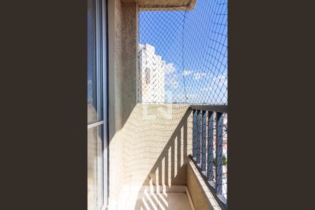 Sacada de apartamento para alugar com 2 quartos, 48m² em Quitaúna, Osasco