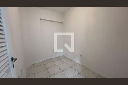 Apartamento à venda com 90m², 2 quartos e sem vaga Apartamento à venda com 90m², 2 quartos e sem vagaQuarto de Serviço
