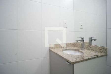 Banheiro de apartamento para alugar com 2 quartos, 50m² em Burgo Paulista, São Paulo