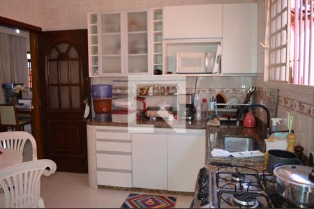 Casa para alugar com 4290m², 2 quartos e 3 vagasCozinhaq