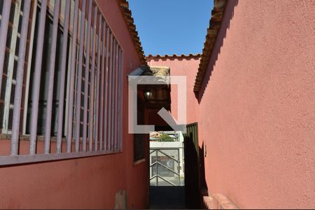 Casa para alugar com 4290m², 2 quartos e 3 vagasEntrada lateral