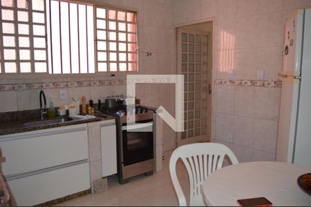 Casa para alugar com 4290m², 2 quartos e 3 vagasCozinha