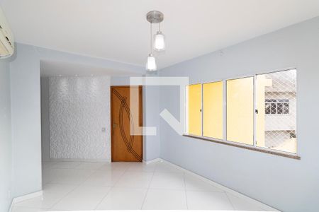 Sala de casa para alugar com 2 quartos, 90m² em Guaratiba, Rio de Janeiro