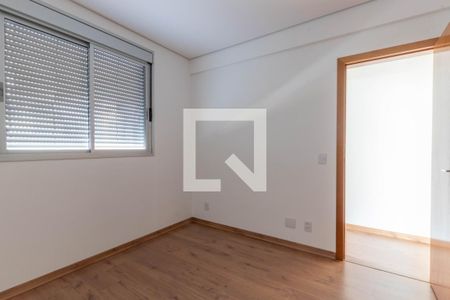 Apartamento à venda com 256m², 4 quartos e 4 vagasQuarto 2
