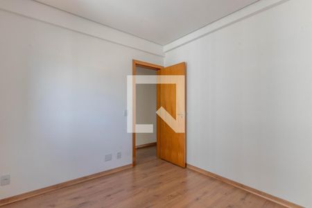 Apartamento à venda com 256m², 4 quartos e 4 vagasQuarto 2
