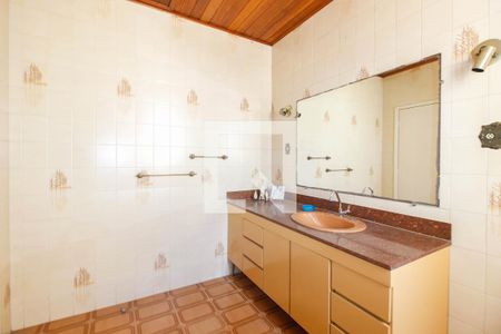 Casa à venda com 268m², 4 quartos e 4 vagasBanheiro 1